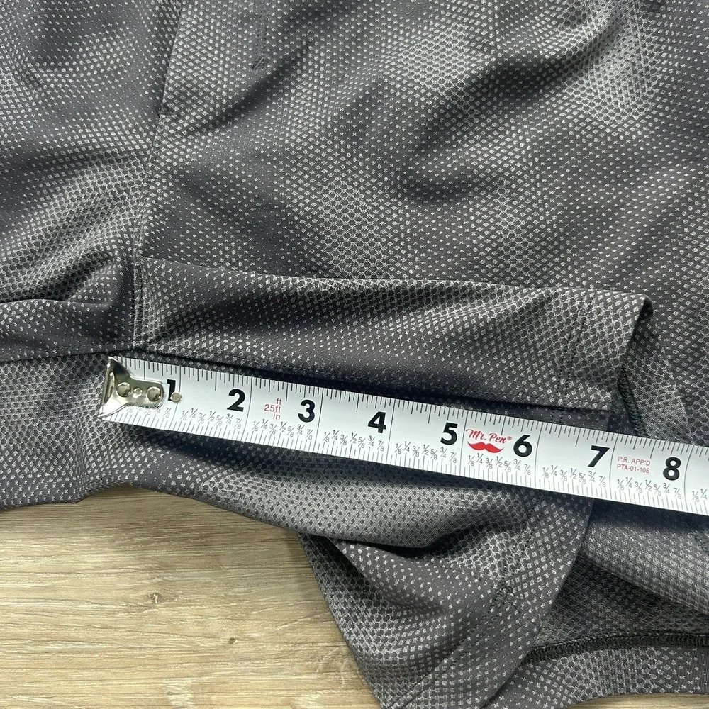 Lululemon Small Gray Pace Breaker Linerless 7